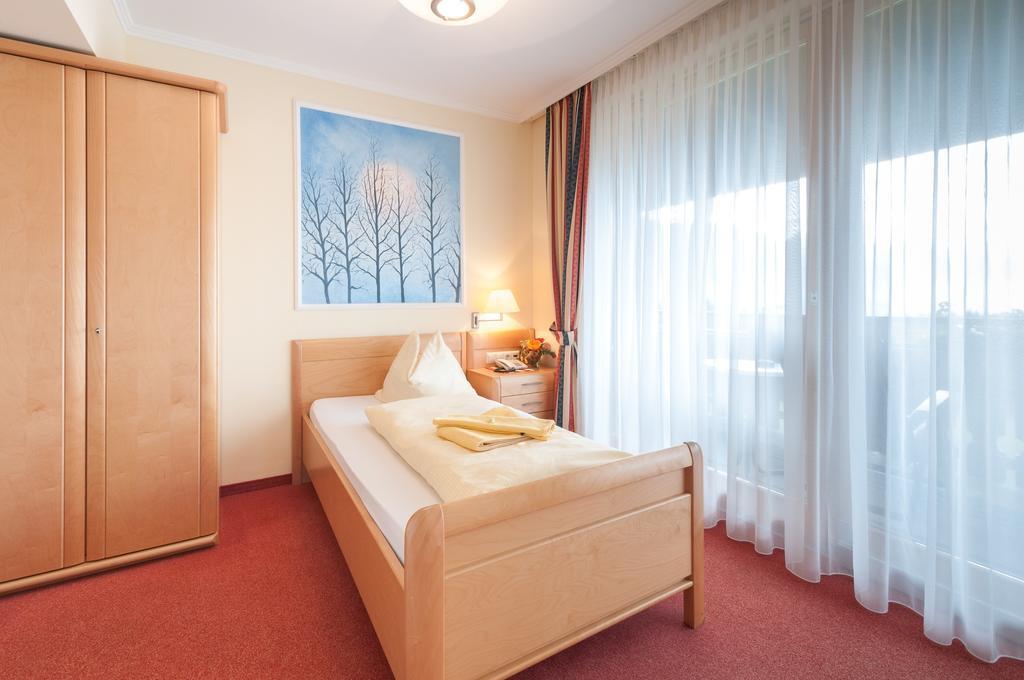 Hotel Landhof Simeter Gmbh Шпітталь-ан-дер-Драу Номер фото