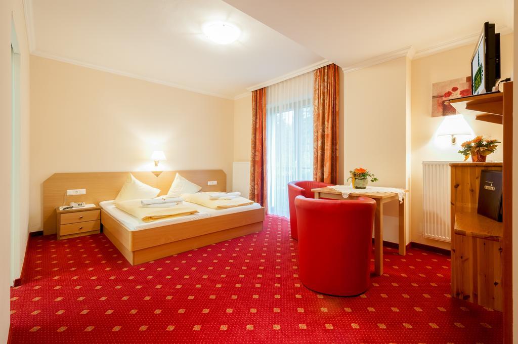 Hotel Landhof Simeter Gmbh Шпітталь-ан-дер-Драу Номер фото