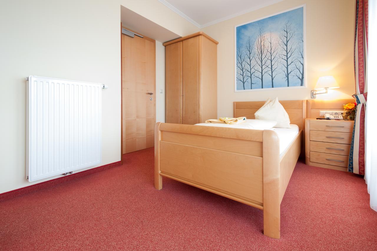 Hotel Landhof Simeter Gmbh Шпітталь-ан-дер-Драу Екстер'єр фото