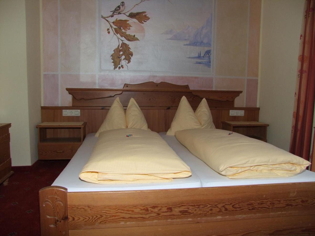 Hotel Landhof Simeter Gmbh Шпітталь-ан-дер-Драу Екстер'єр фото